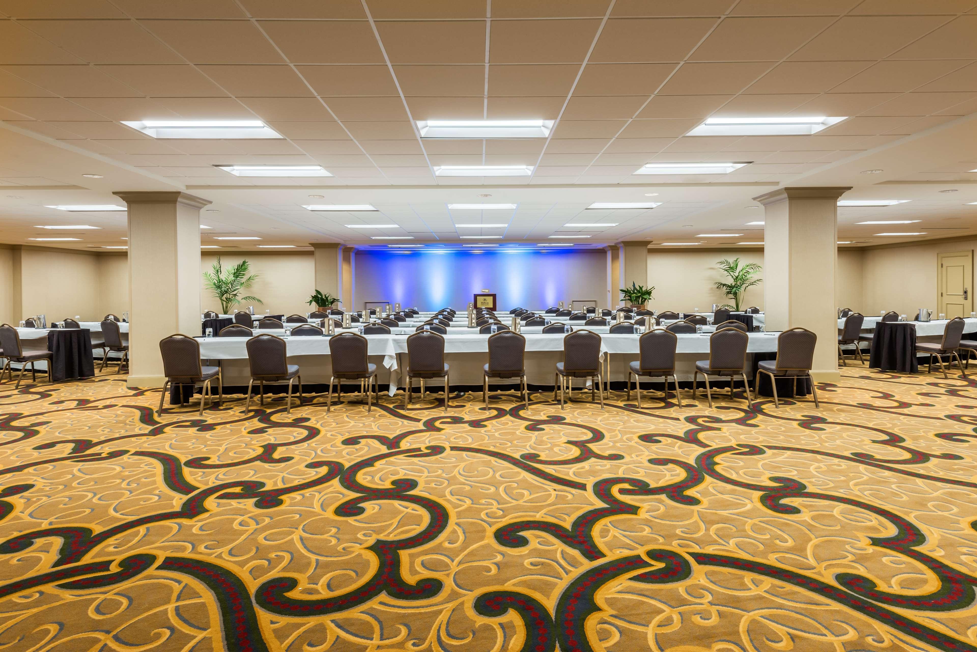 Hilton Indianapolis Hotel & Suites Экстерьер фото