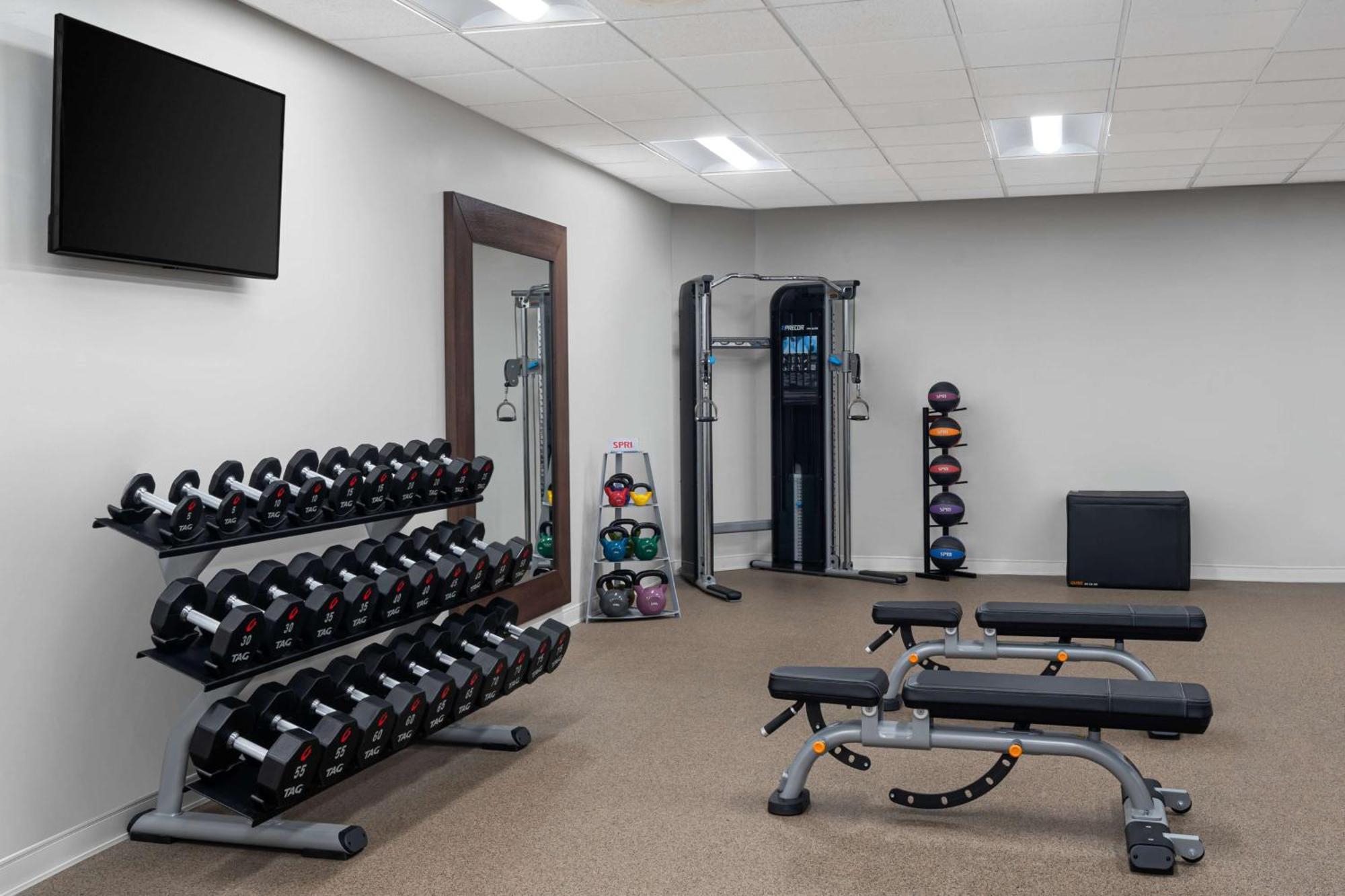 Hilton Indianapolis Hotel & Suites Экстерьер фото