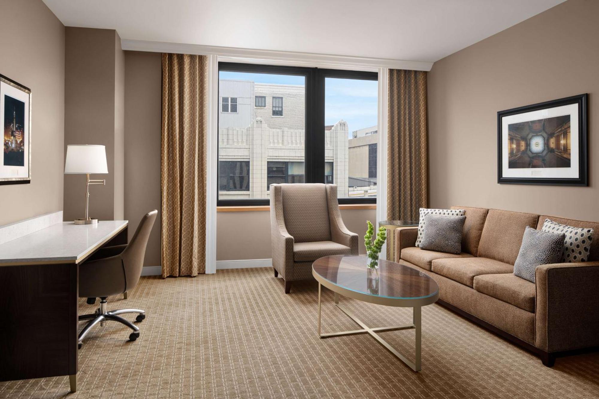 Hilton Indianapolis Hotel & Suites Экстерьер фото