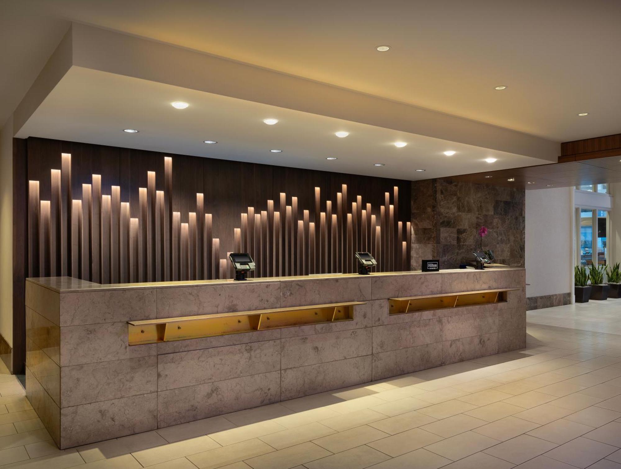 Hilton Indianapolis Hotel & Suites Экстерьер фото